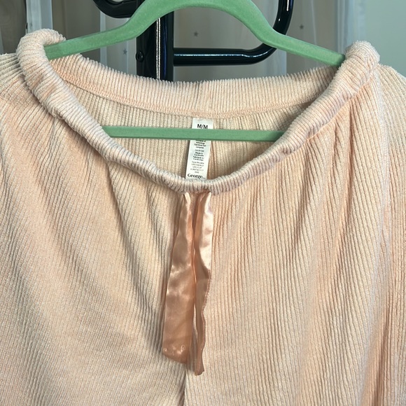 Pink Pleated Pants - Picture 2 of 3